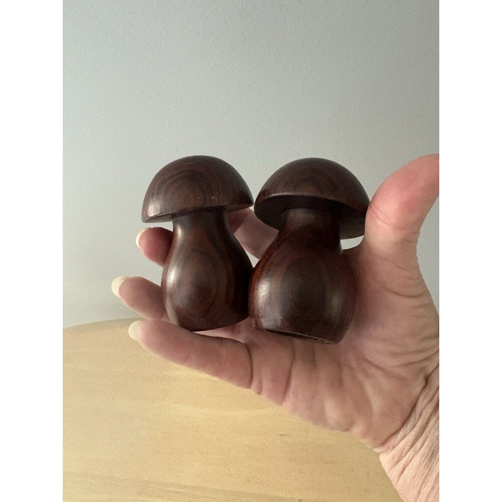 Vintage Carved Walnut Wood Mushroom Salt and Pepper Shakers Decor Garden **